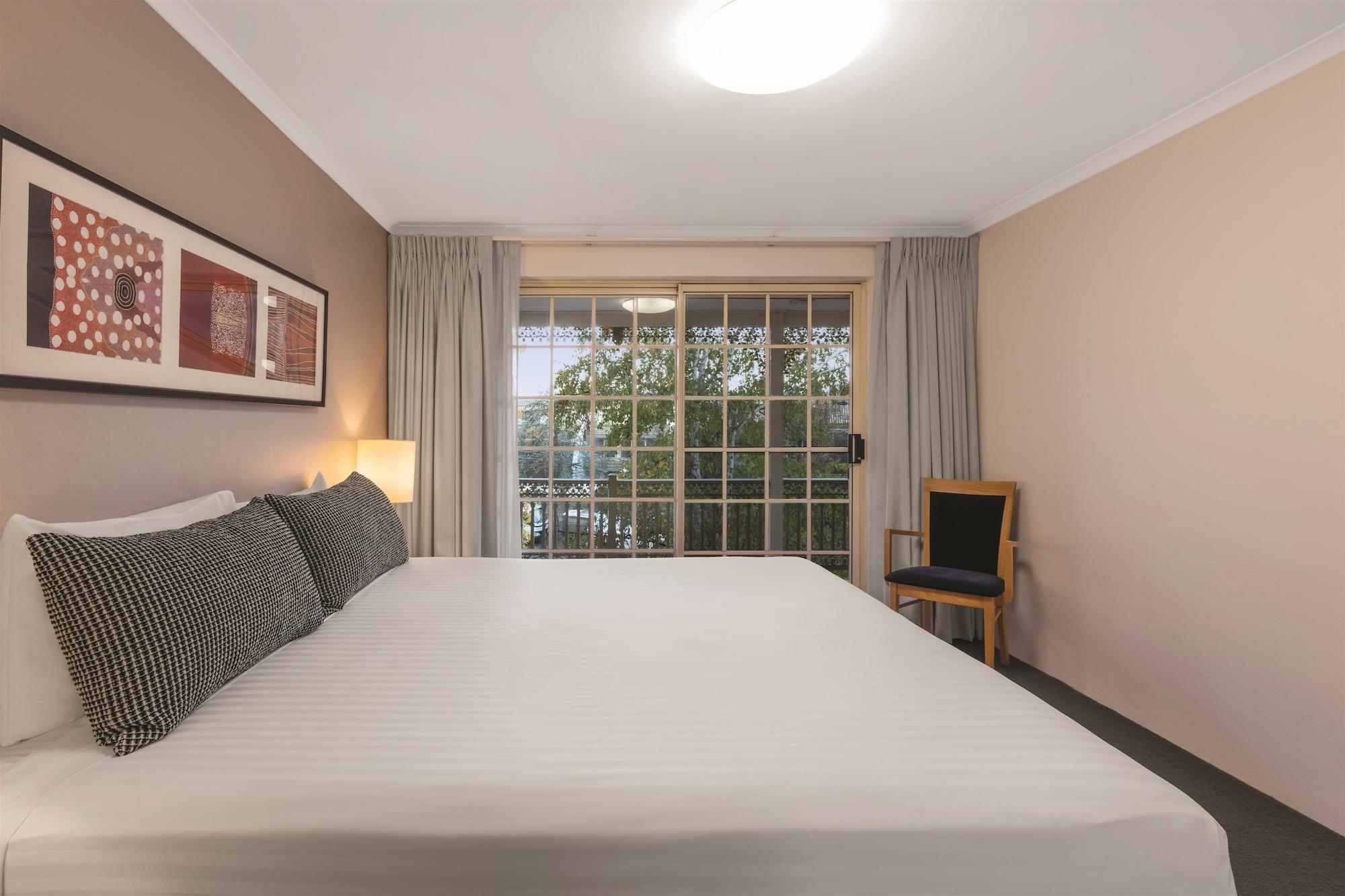 Adina Serviced Apartments Canberra Kingston Экстерьер фото