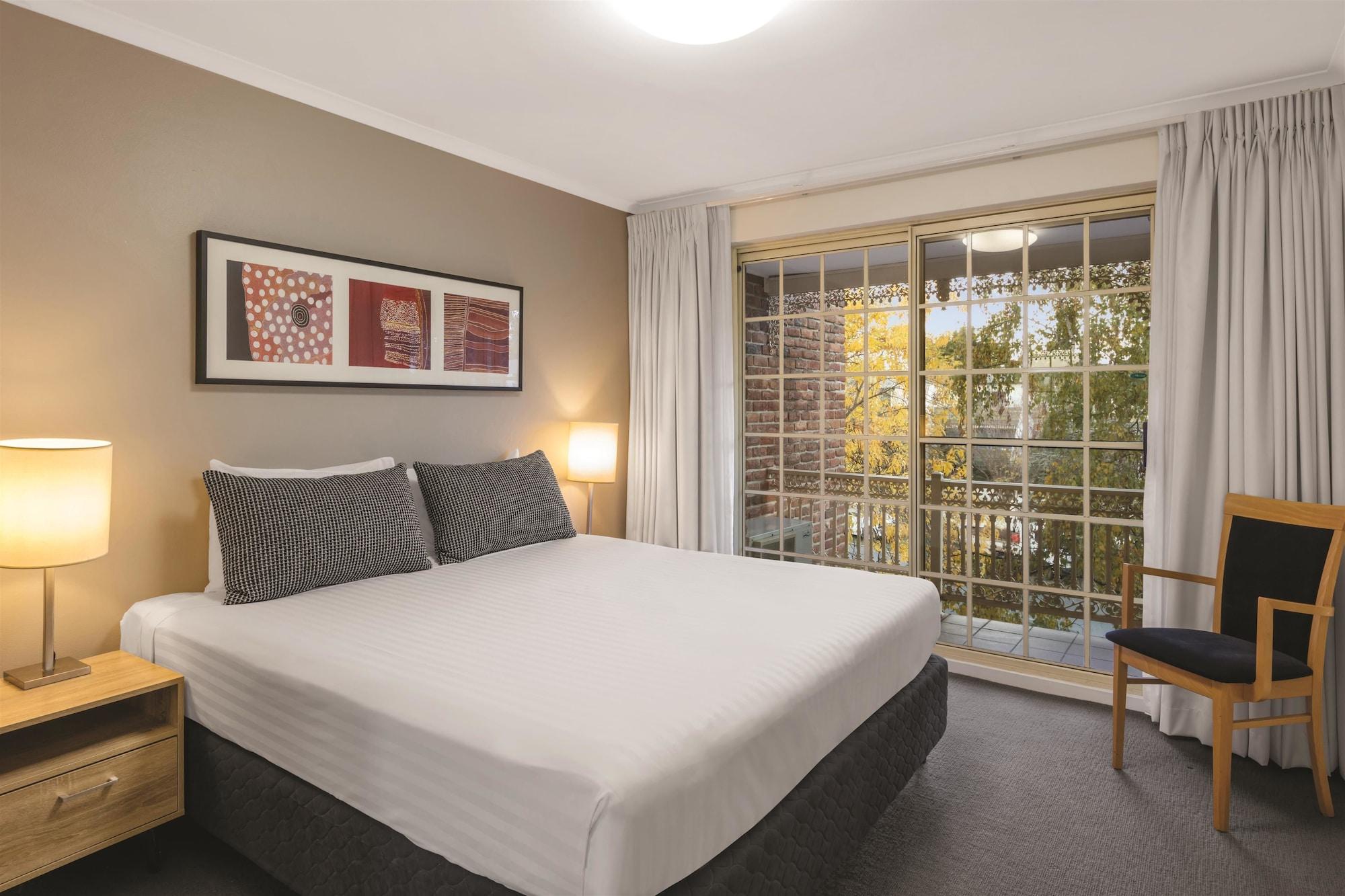 Adina Serviced Apartments Canberra Kingston Экстерьер фото