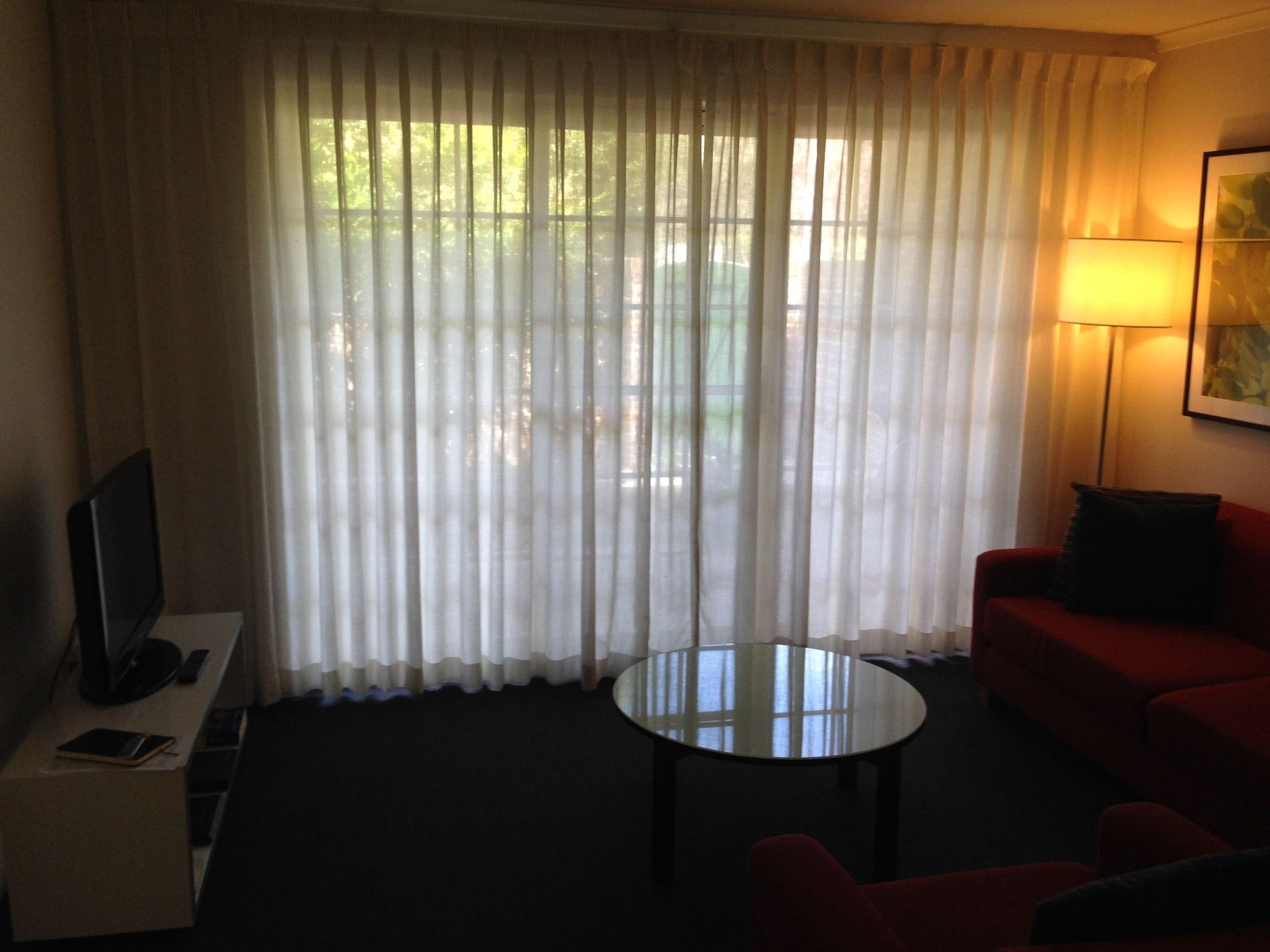 Adina Serviced Apartments Canberra Kingston Экстерьер фото