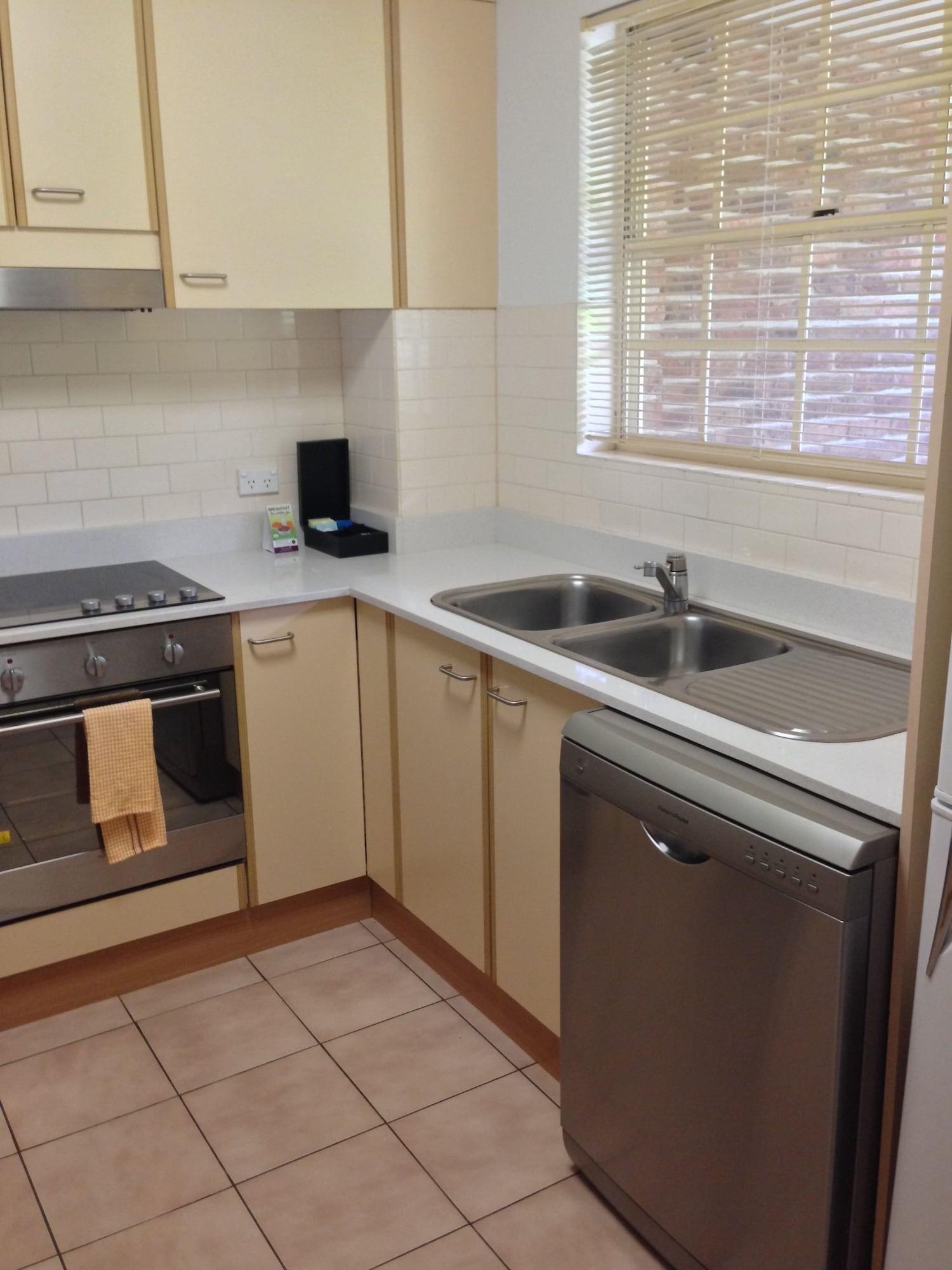 Adina Serviced Apartments Canberra Kingston Экстерьер фото