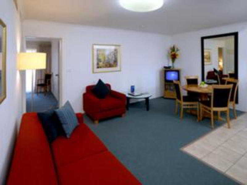 Adina Serviced Apartments Canberra Kingston Экстерьер фото