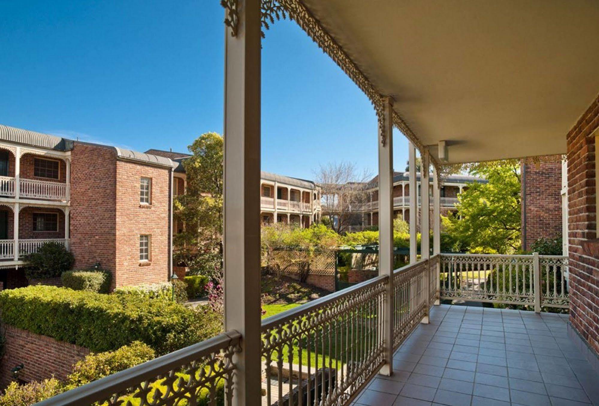 Adina Serviced Apartments Canberra Kingston Экстерьер фото
