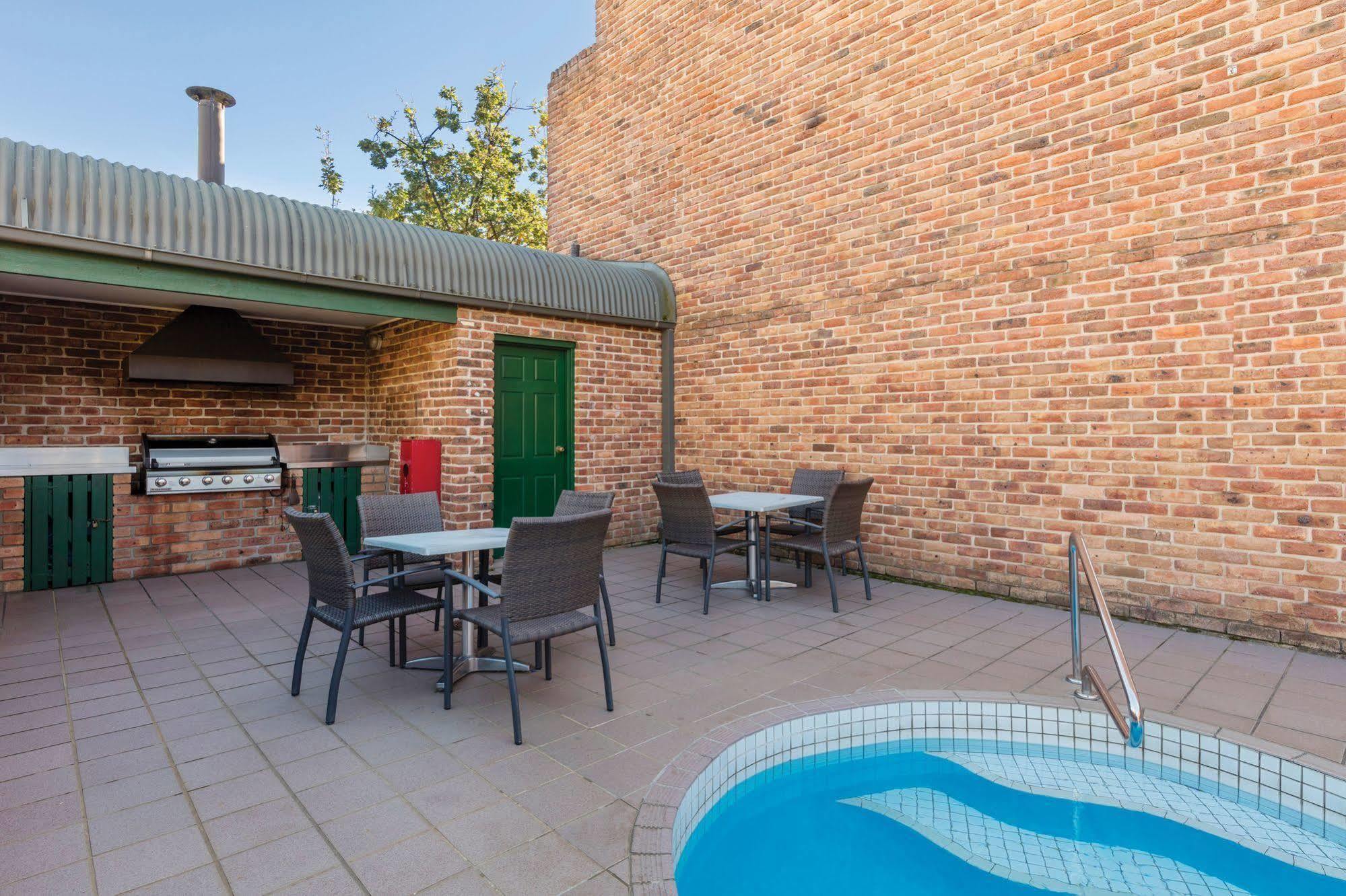 Adina Serviced Apartments Canberra Kingston Экстерьер фото