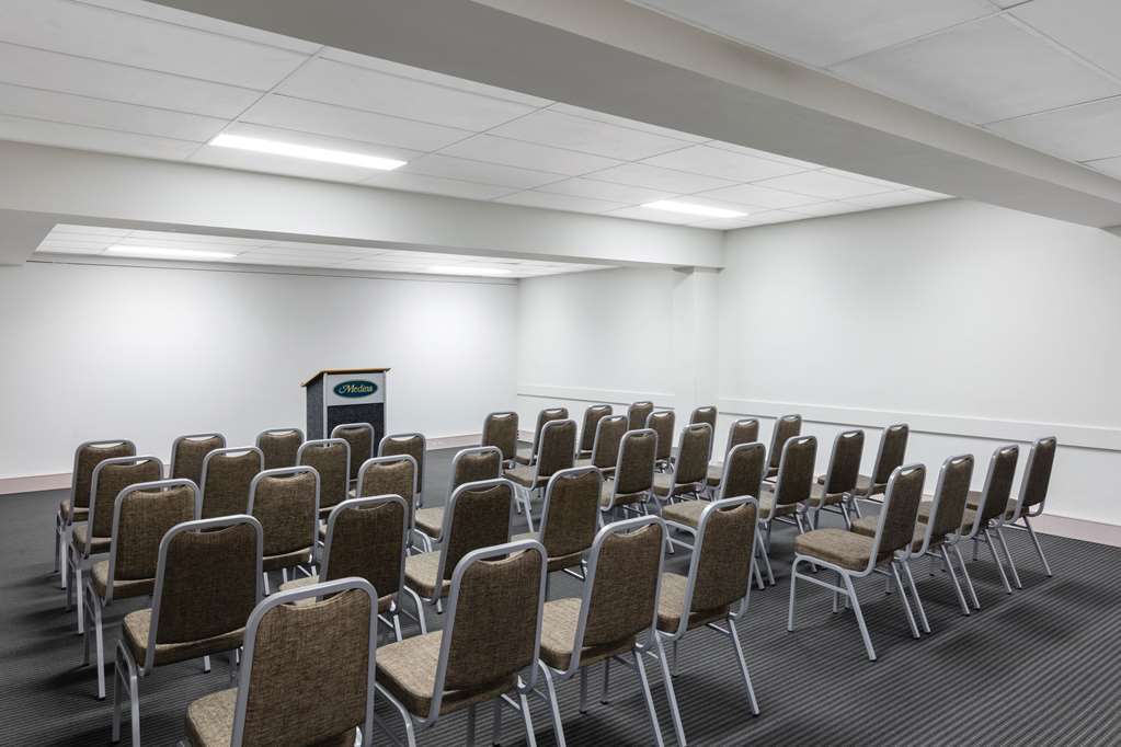 Adina Serviced Apartments Canberra Kingston Удобства фото